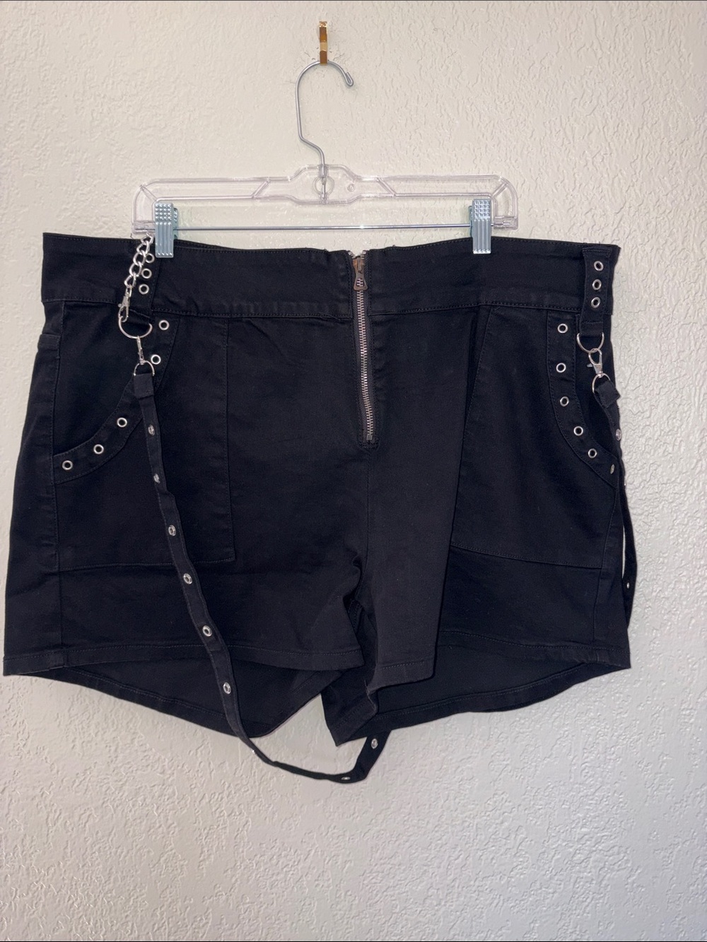 #HT397 - High-Waist Black Grommet Chain Women's Shorts - 24